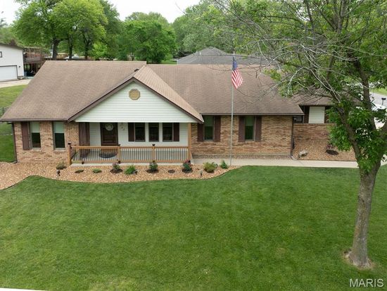 708 Riviera Cir, Edwardsville, IL 62025