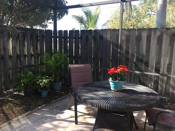4th image of 405 E Waverly Pl APT 2A