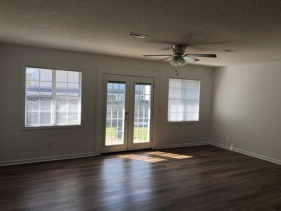 2nd image of 141 Commons Dr