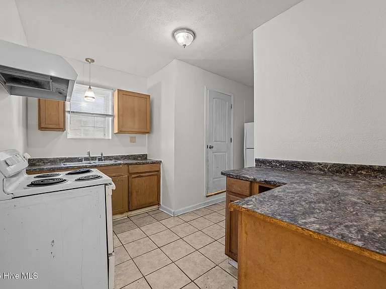 700 2nd Ave #A — Photo 7