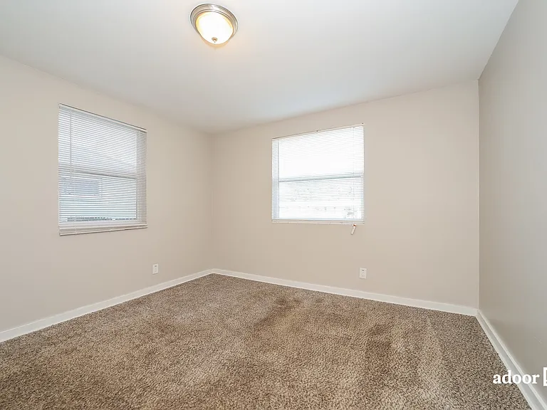 7426 Burlingame Dr S — Photo 13
