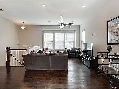9218 Ainslie Downs St — Photo 2