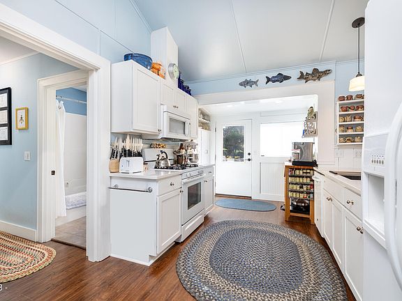 5th image of 1609 NW 34th St
