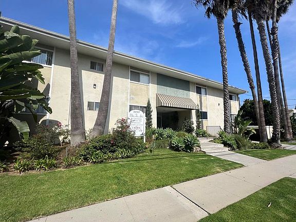 3rd image of 20707 Amie Ave #2B-1Ba-750Sqft