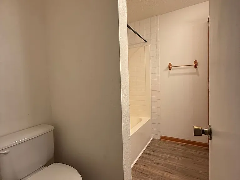 728 Spencer St — Photo 12