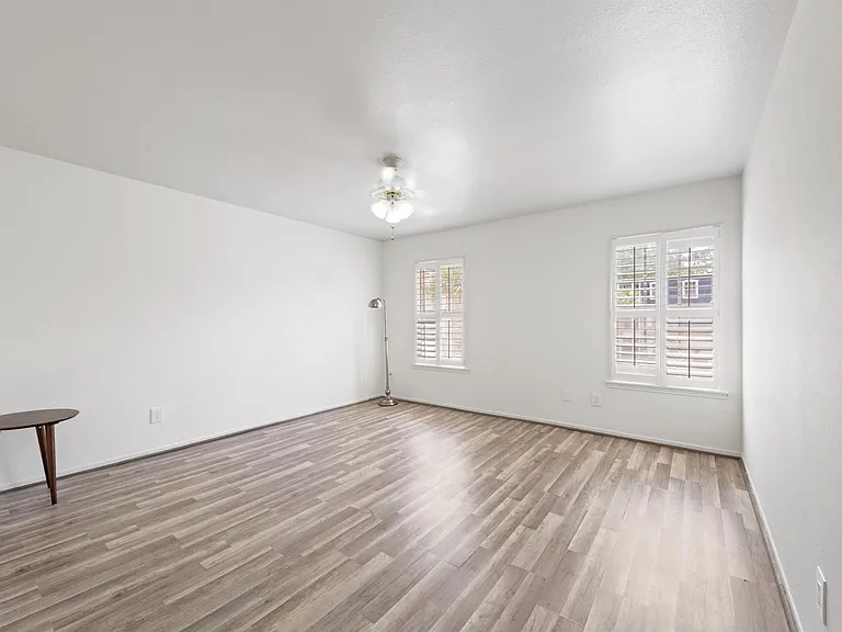 361 N Post Oak Ln #231 — Photo 19