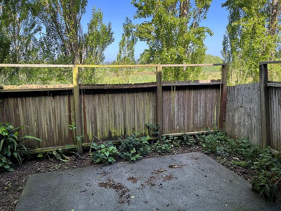 4th image of 841 Bayside Rd