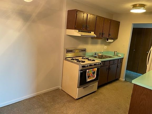 5th image of 9520 S Mayfield Ave #209N