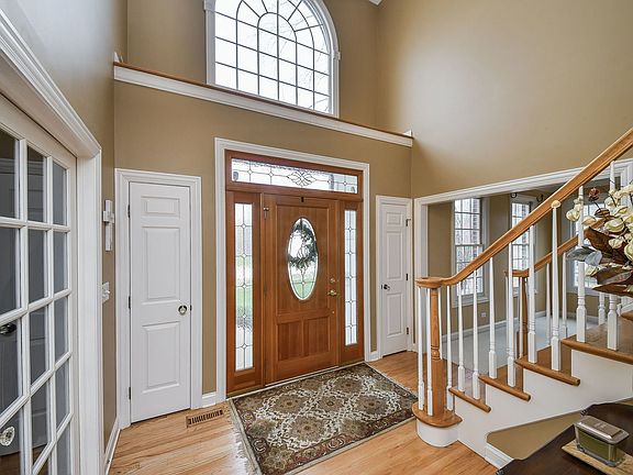 3rd image of 1122 Schiedler Dr