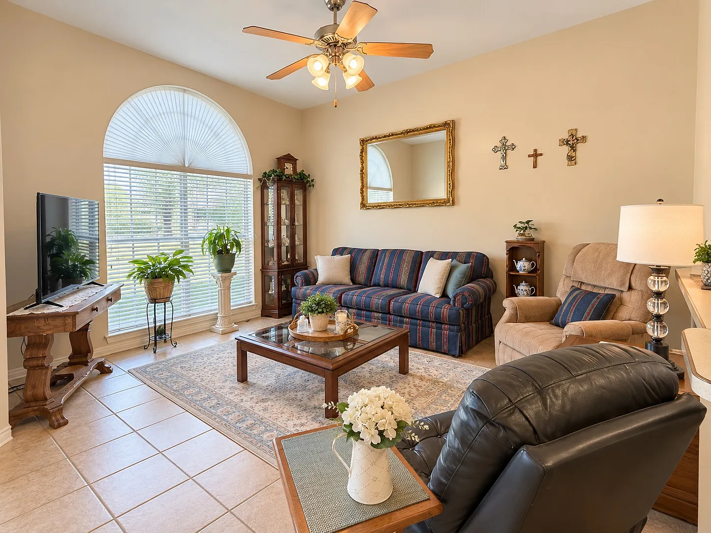 3 bed, 1232 sqft, $1,795 — Photo 1
