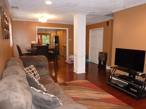 Open Floor plan, recessed lighting in living room and kitchen, bamboo flooring throughout.