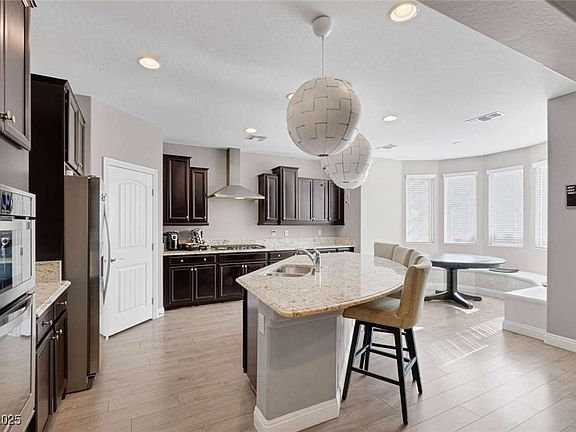 4th image of 9463 Belmont Bay Ave