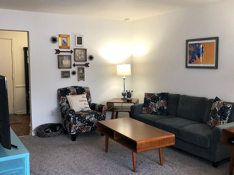 Living Room looking into Front Entry