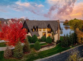 4680 Palmer Pointe Rd, Excelsior, MN 55331