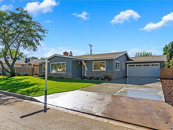 3rd image of 229 Loretta Way