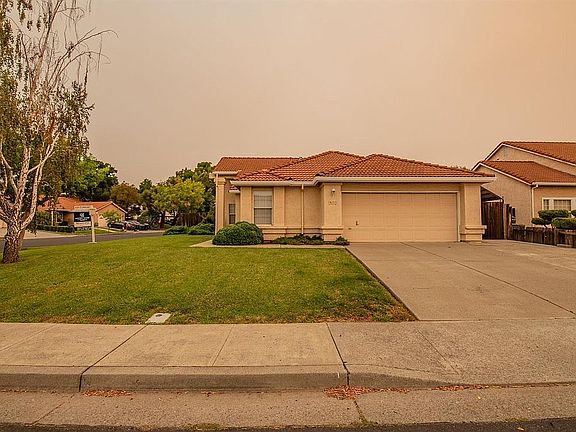 3rd image of 1102 Charter Ln