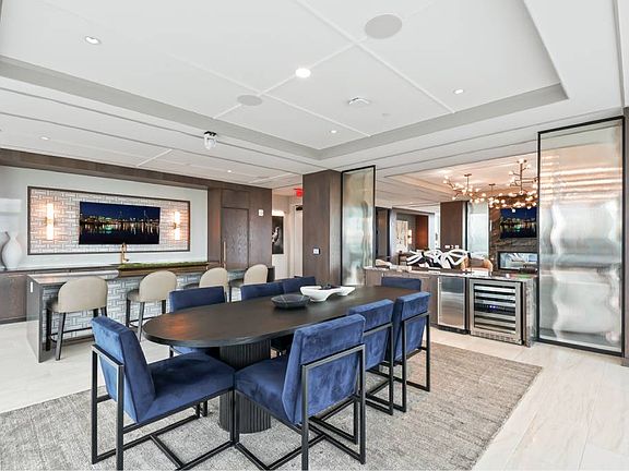 4th image of 3820 S River Pkwy #113