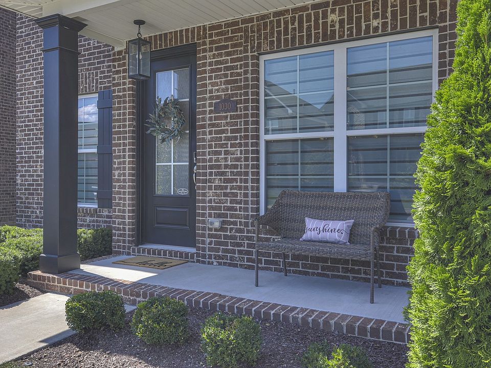 1st image of 1030 Paddock Park Cir