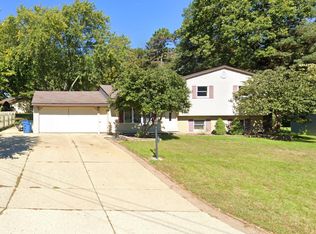 611 Kingsbury St NW, Grand Rapids, MI