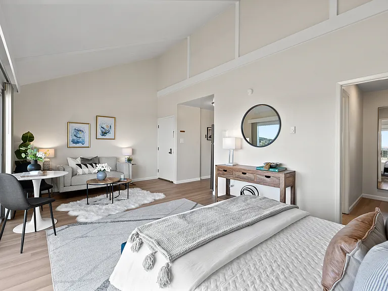 Peninsula View Apartments — Photo 11