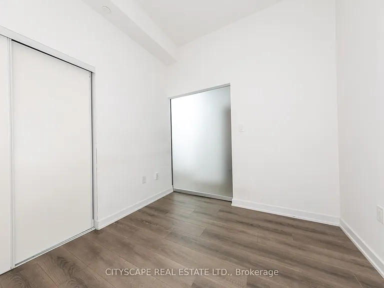 2433 Dufferin St #105 — Photo 27