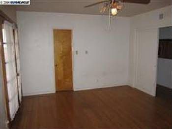 3rd image of 477 Warwick Ave