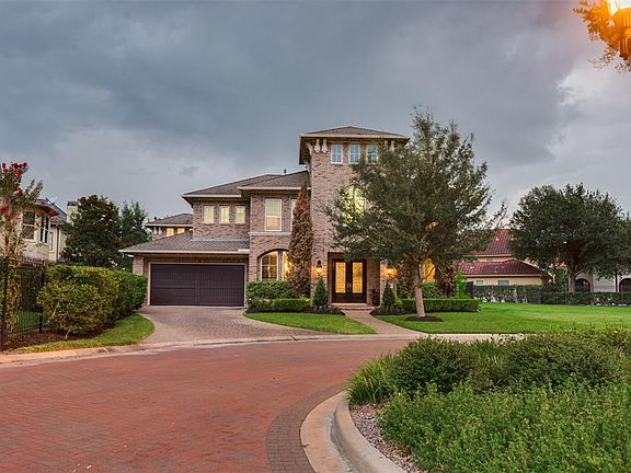 Located on a Cul-de-sac Street the Villa style home faces an Attractive Esplanade and is located just beyond the Privacy Gate for Easy Access in and out of the popular neighborhood.