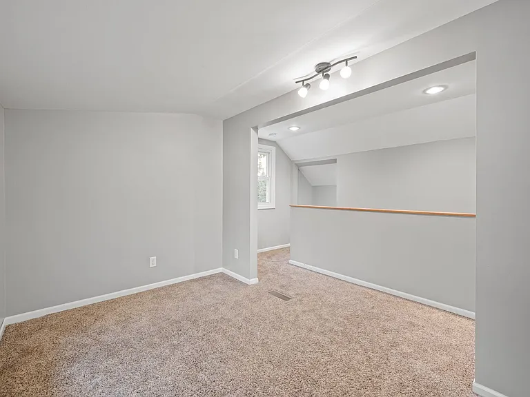 1711 Rose Pl — Photo 20