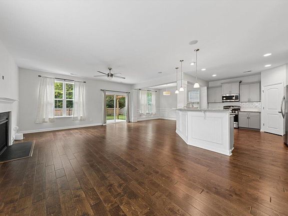 5th image of 3135 Mulan Ln