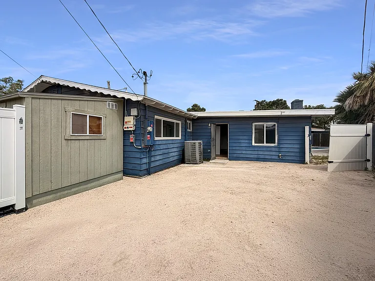 442 Lightcap St — Photo 32