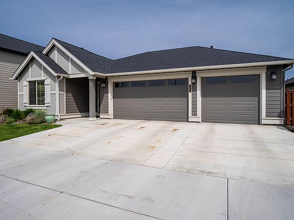 2nd image of 1257 NE Sunrise St