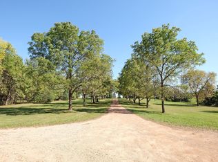 15526 Old Brick Yard Rd, Shakopee, MN 55379