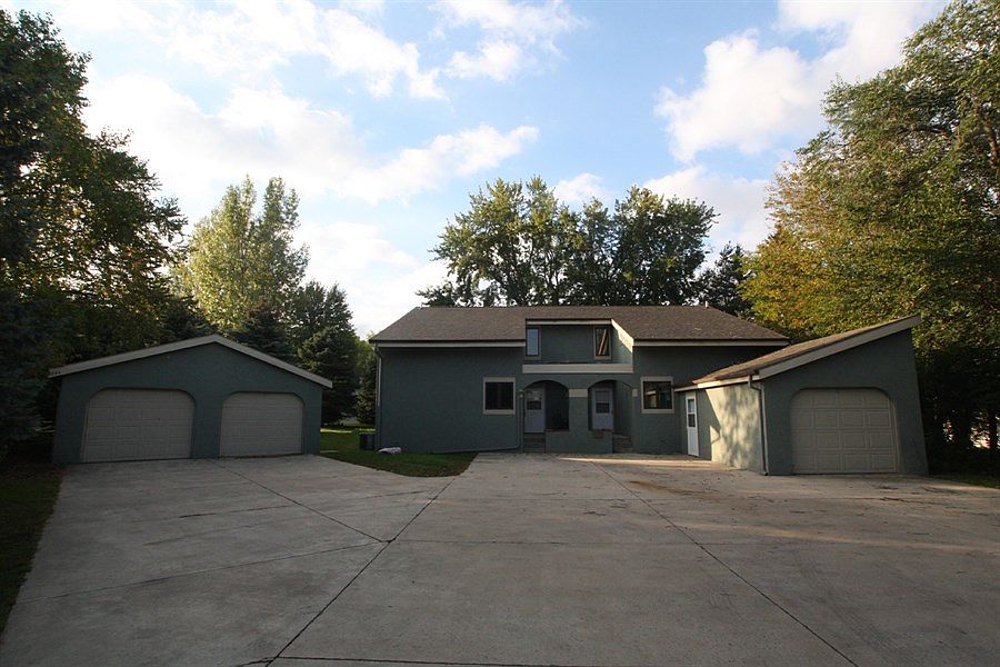 1st image of 363 Benit Dr