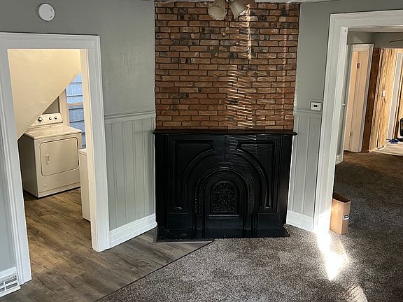 3rd image of 224 W 20th St #1