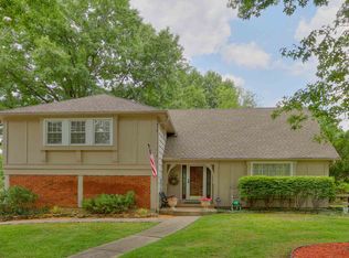 4510 W 95th St, Prairie Village, KS 66207