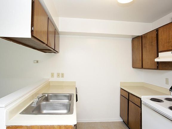 3rd image of 808 Charles Barker Ave #402