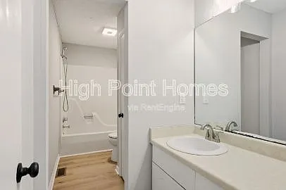 90 Park St #102 — Photo 16