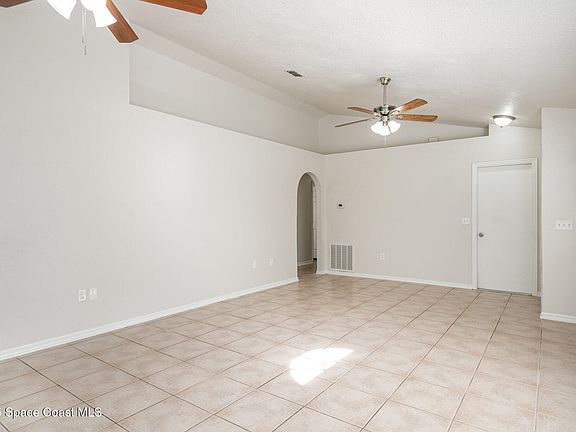 4th image of 2728 Maderia Cir