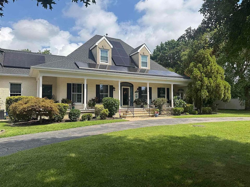 1st image of 15 Taylor Ln