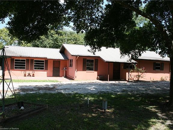 2nd image of 3896 Sunset Dr