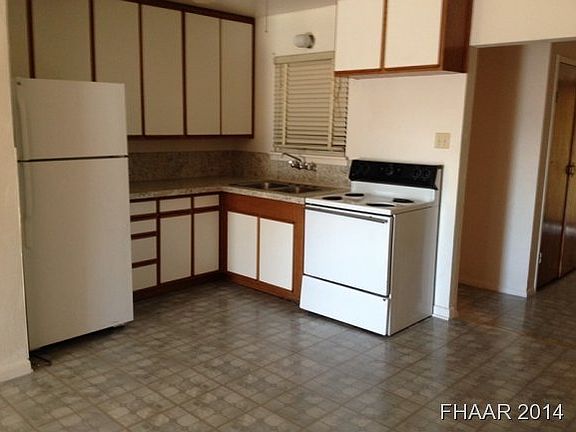 3rd image of 205 W Voelter Ave