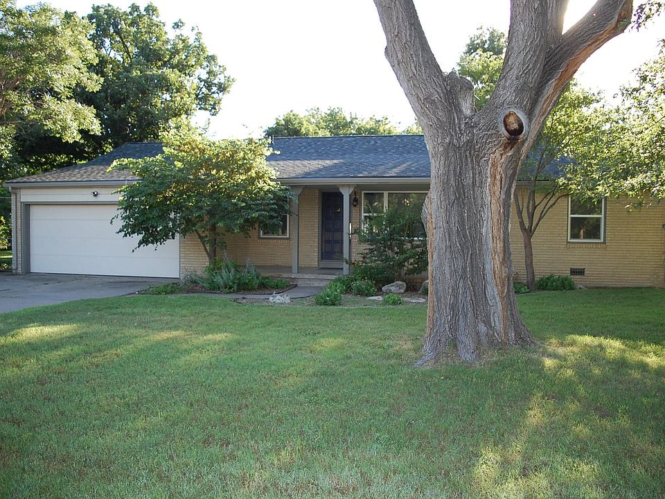 1st image of 2772 N Halstead St