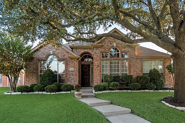 1st image of 3120 Burleson Dr