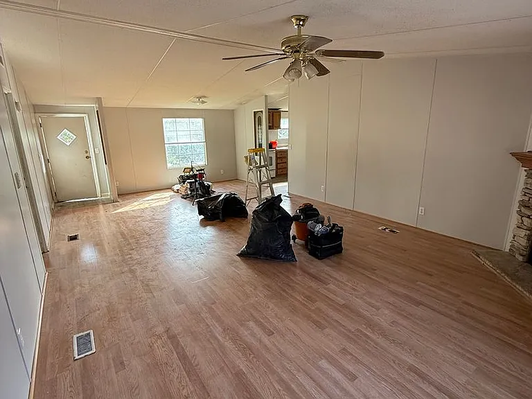156 Sonnyland Dr — Photo 4