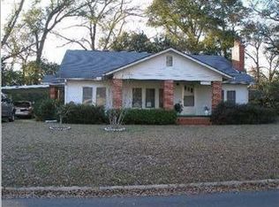 622 3rd St, Chipley, FL 32428