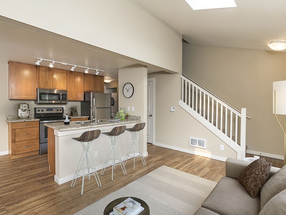 1st image of 808-810 2nd Ave #810-1