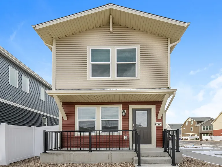 18600 E 47th Pl — Photo 1