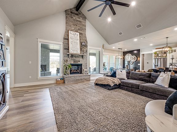 5th image of 123 Proctor Ln