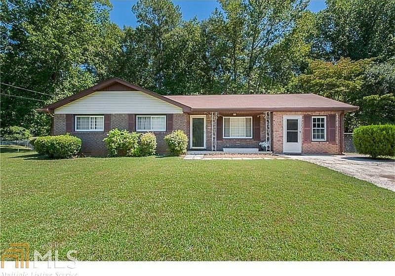 1st image of 840 Lee Dr NW