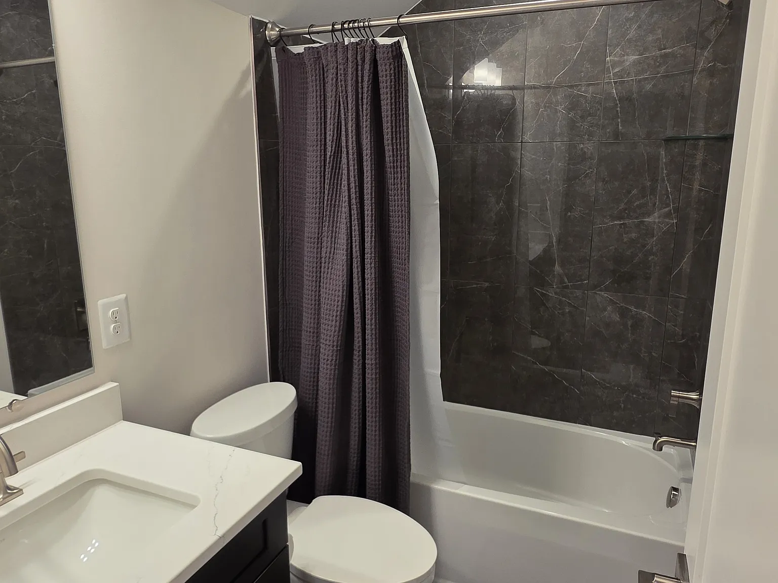 3 bed, 3.5 bath, 1776 sqft, $1,400 — Photo 2